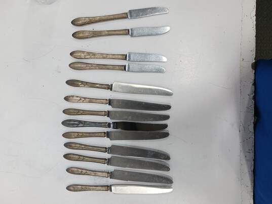 Bundle of Assorted Silverware Knives image number 3