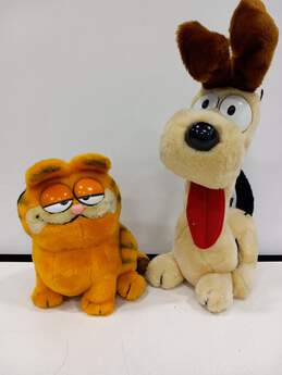 United Feature Syndicate Pair of Odie & Garfield Plush Toys