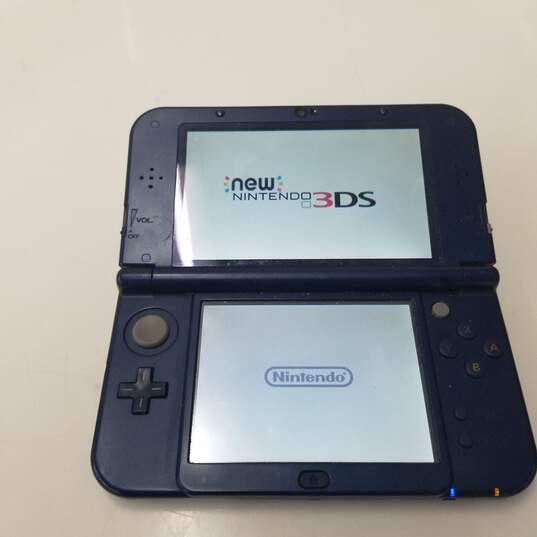 New Nintendo 3DS XL image number 2