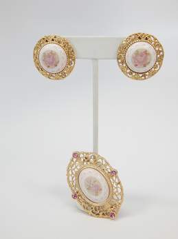 VNTG Goldtone Filigree Lucite Rose Needlework Brooch Earrings Set