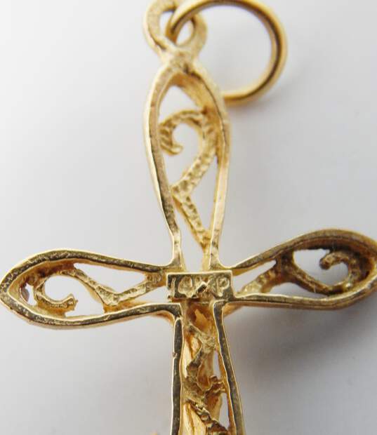 14K Yellow Gold Etched Crucifix Cross Pendant 1.9g image number 4