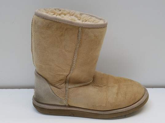 Ugg Australia Women's Brown Classic Short Leather Sheep Fur Boot Size 6W image number 1