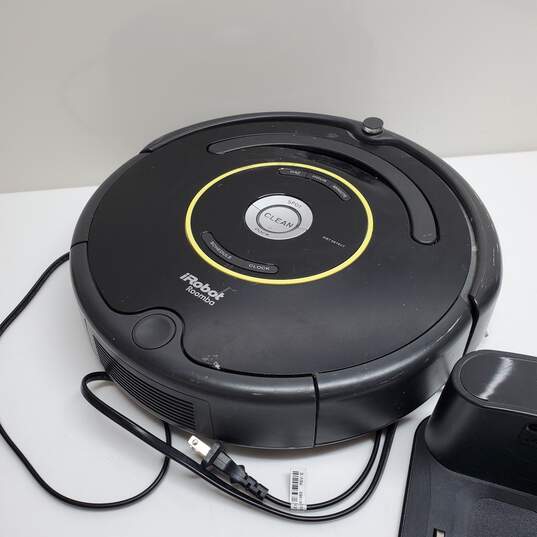 iRobot Roomba 650 Vacuum Cleaner Robot w Charging Dock (Untested) image number 3