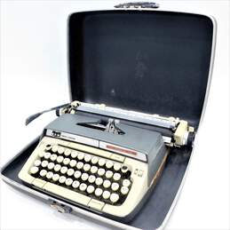 Vintage Smith Corona Classic 12 Portable Manual Typewriter W/ Case