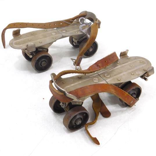 Vintage  Lot of 3 Pair Metal Roller Skates Adjustable  W/ Skate Key image number 2