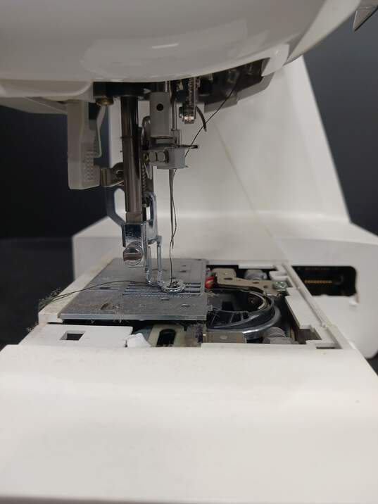 Baby LockEllegant BLG Sewing Machine image number 6