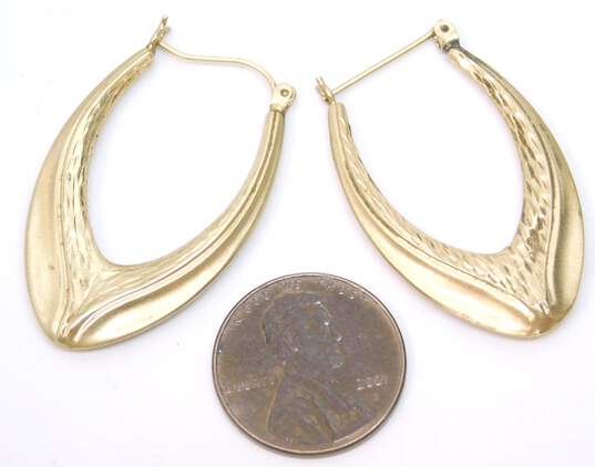 14K Yellow Gold Etched & Satin Textured Pointed Oblong Hoop Earrings 2.6g image number 7