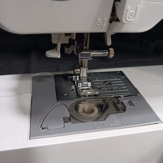 Brother CE-500PRW Sewing Machine image number 9