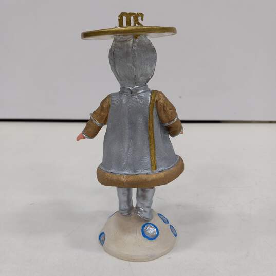 Madame Alexander Figurine image number 4