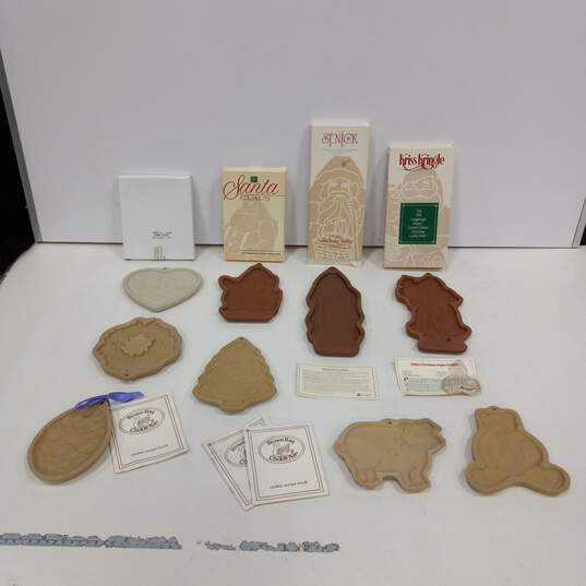 Bundle of Assorted Longaberger Cookie Mold In Various Shapes & Sizes image number 3