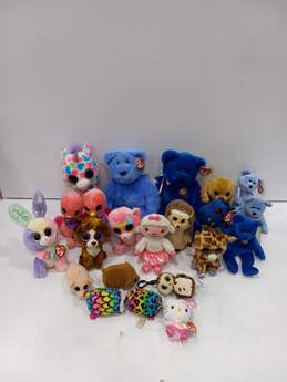 Bundle Of 22 Assorted Stuffed Animal Toys