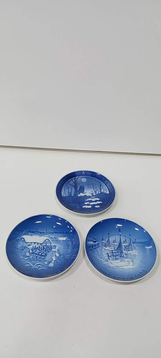 Bundle of Bing & Grondahl Copenhagen Porcelain Plates image number 2