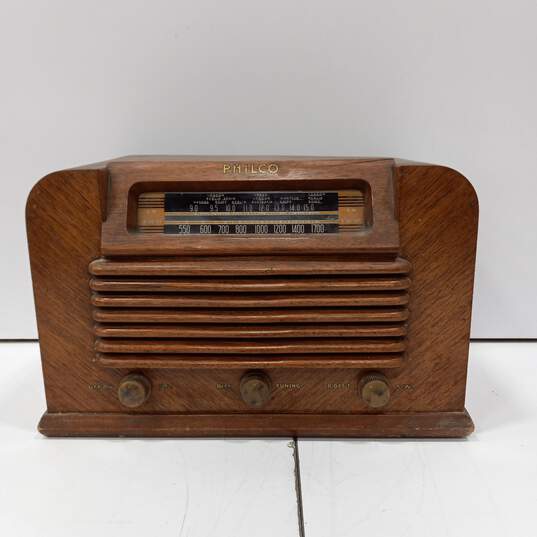 Brown Wooden Philico 42-322 AM/SW Radio-1942 image number 1