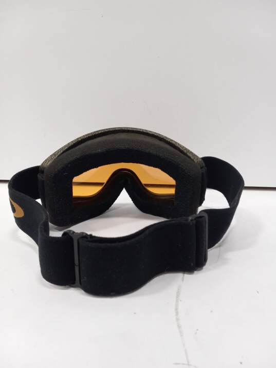Oakley Snowboard/Ski Goggles image number 2
