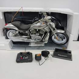 Harley Davidson Radio Control V-Rod Electric Motorcycle alternative image
