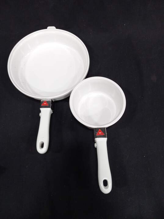 Set of Two White Princess House Pans image number 1