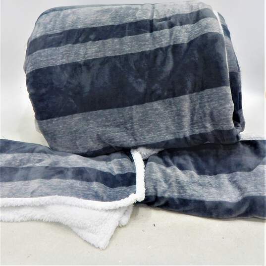 UGG Avery King Comforter Set Grey Stripes image number 1