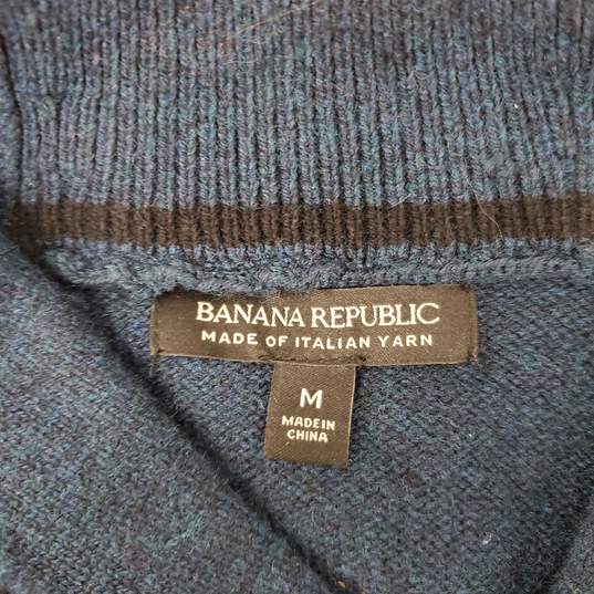 Banana Republic Italian Yarn MN's Merino Wool Dark Blue Sweater Size M image number 3