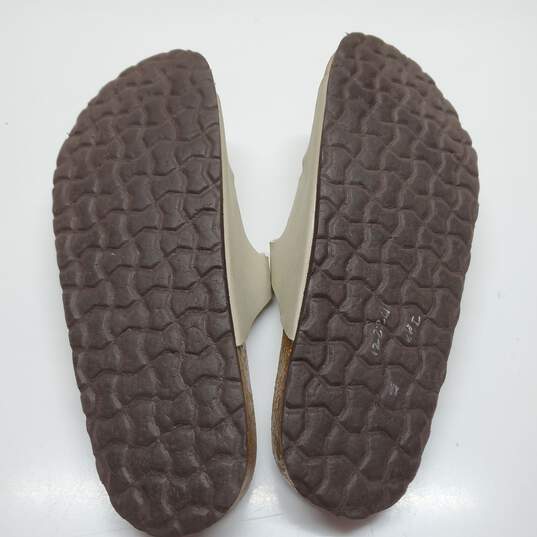 CUSHIONAIRE Lela Footbed Sandal Women's Size 10M image number 5