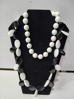 4 Piece Black And White Beaded Necklace Bundle alternative image