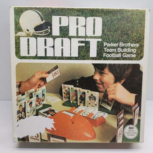 Pro Draft Parker Brothers Team Building Football Game image number 2