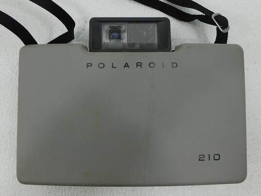 Vintage Polaroid Land Camera Automatic 210 With Strap And Case image number 1