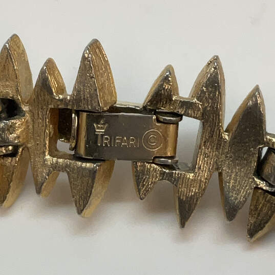 Designer Trifari Two-Tone Linked Fold Over Clasp Fashionable Chain Bracelet image number 4