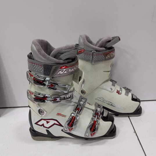 Women's Off White Nordica Olympia Ski Boots Size 240-245/285mm image number 4