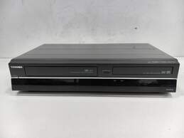 Toshiba DVD/Video Cassette Recorder DVR620KU alternative image