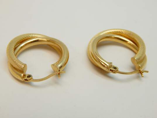 14K Yellow Gold Textured & Polished Interlocked Hoop Earrings 3.8g image number 4