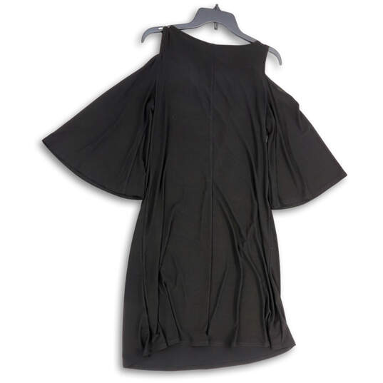 NWT Womens Black Cold Shoulder V-Neck Short Sleeve Shift Dress Size Medium image number 2