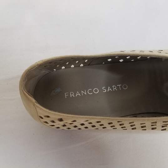 Franco Sarto Anderson Women's Size 7.5M Loafer Perforated Beige Nubuck image number 8