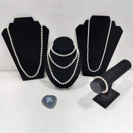 5 Assorted Costume Jewelry Pieces