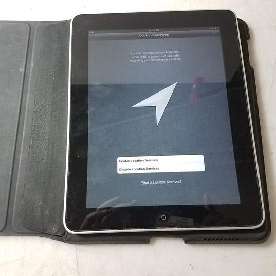 Apple iPad Wi-Fi (Original/1st Gen) Model A1219 Storage 16GB image number 2