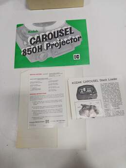 Kodak 850H Carousel Projector Model C w/ Hard Sided Travel Case alternative image