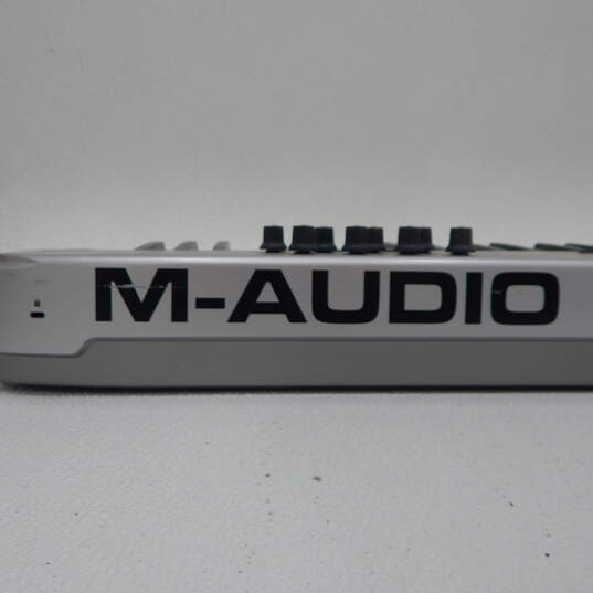 M-Audio Brand Oxygen 61 Model USB MIDI Keyboard Controller image number 5