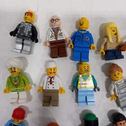 Lot of 28 Assorted Lego City Minifigures alternative image
