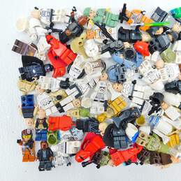 10.9 Oz. LEGO Star Wars Minifigures Bulk Lot alternative image