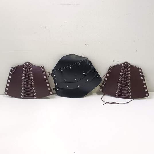 Bundle of 3 Leather Armor Pieces image number 1