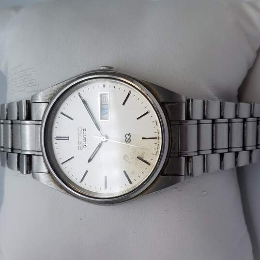Buy the Vintage Seiko 5Y23-8A11 Silver Tone Quartz Watch | GoodwillFinds