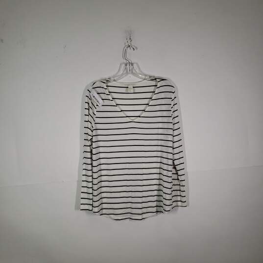 Womens Regular Fit Striped V-Neck Long Sleeve Pullover T-Shirt Size Medium image number 1