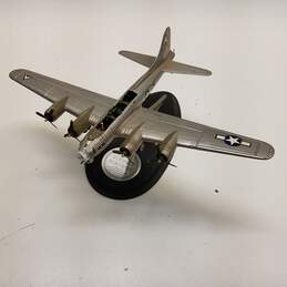 B 17G Flying Fortress diecast 1:96 USAF Museum Franklin Mint with Stand