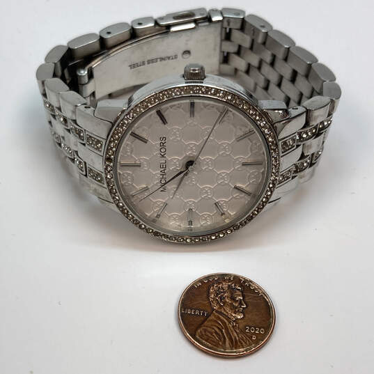 Designer Michael Kors Glitz MK-3148 Silver-Tone Round Analog Wristwatch image number 2
