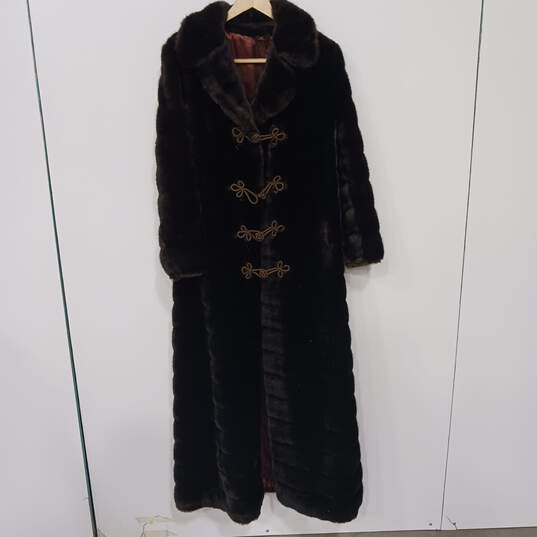 Women's Black & Brown Fur Coat Size Not Marked image number 1