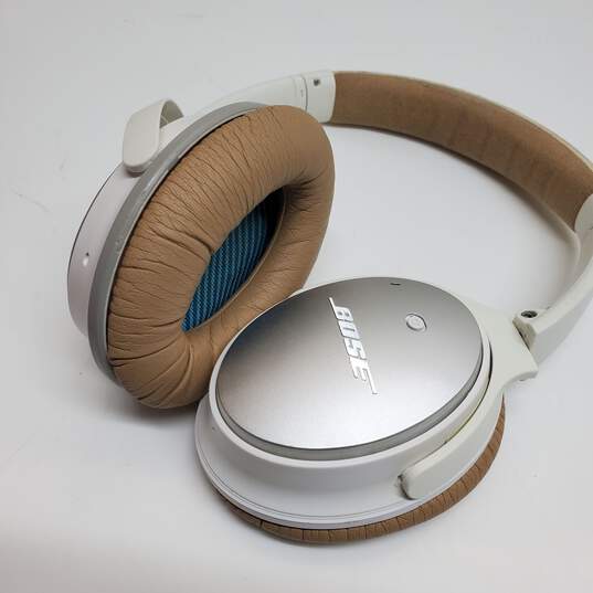 Bose Headphones Untested for Parts or Repair image number 4