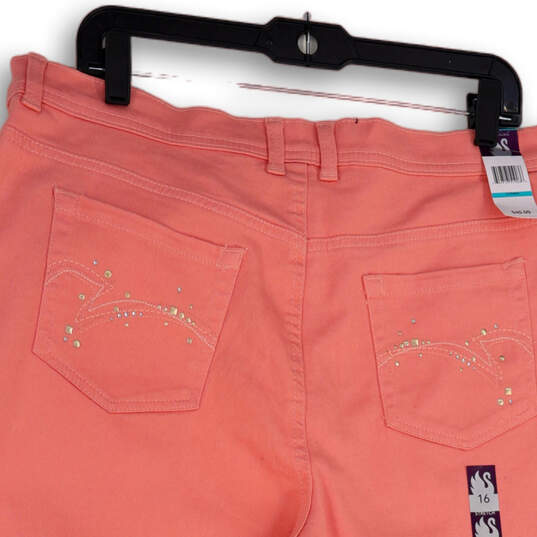 NWT Womens Pink Denim Medium Wash Stretch Classic Fit Capri Pants Size 16 image number 4