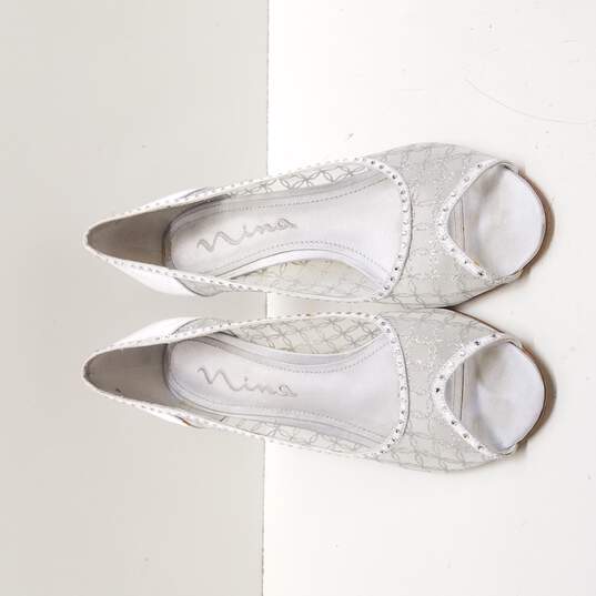 Nina Women's Fawn Silver Glittery Mesh Heel  Size 10 image number 4