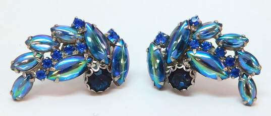 Vintage Trifari Monet Silver Tone Necklaces & Blue Aurora Rhinestone Clip Earrings 87.4g image number 4