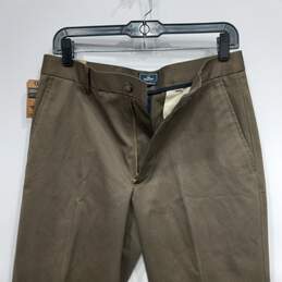 Dockers Men's D2 Signature Khaki Flat Front Pants Size  W31 x L32 NWT alternative image