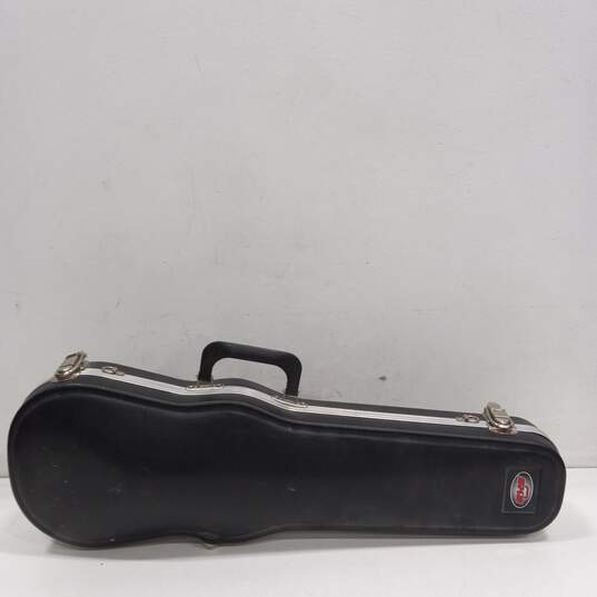 Suzuki Violin with Travel Case image number 6